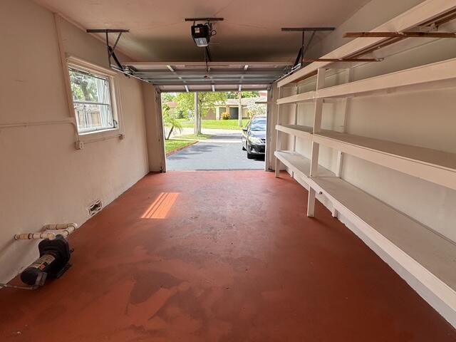 8306 garage inside