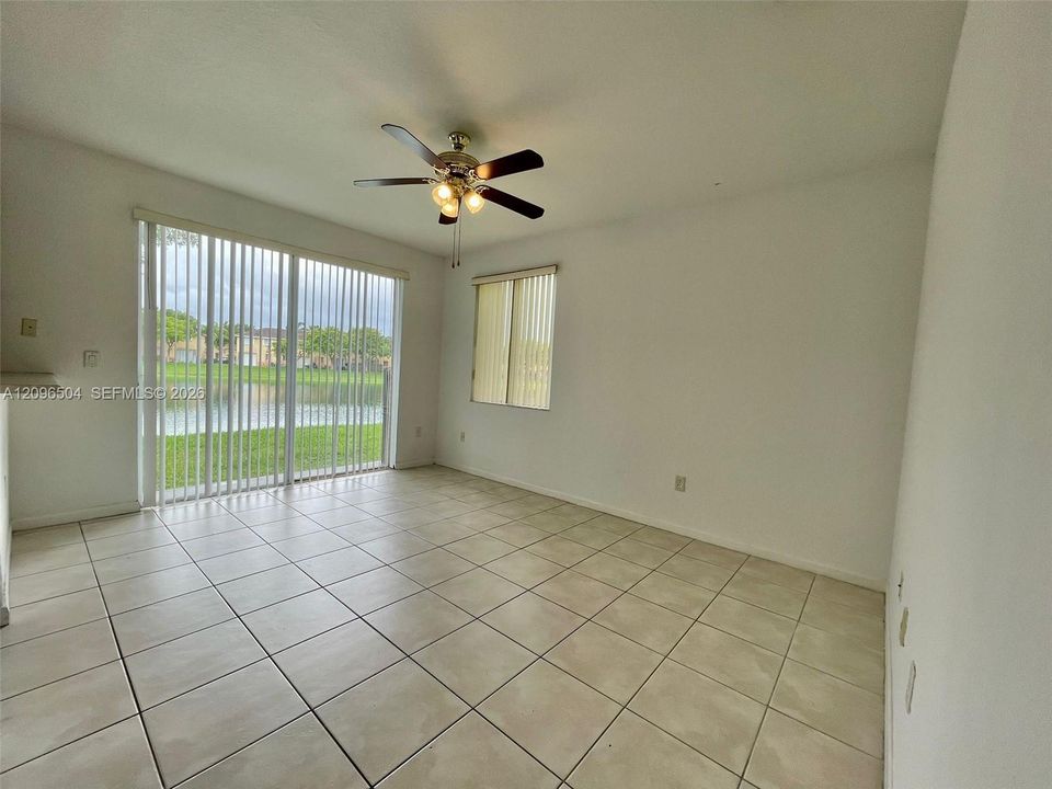 For Rent: $2,000 (3 beds, 3 baths, 1423 Square Feet)