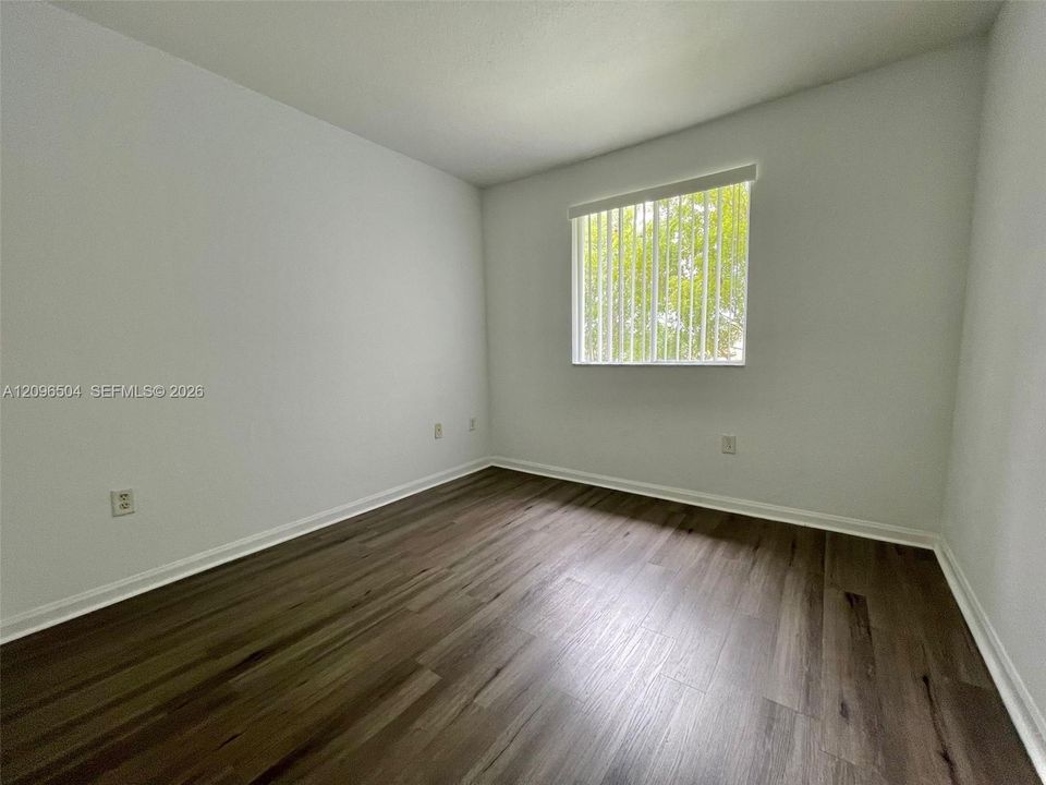 For Rent: $2,000 (3 beds, 3 baths, 1423 Square Feet)