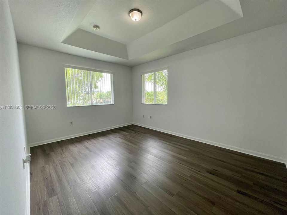 For Rent: $2,000 (3 beds, 3 baths, 1423 Square Feet)