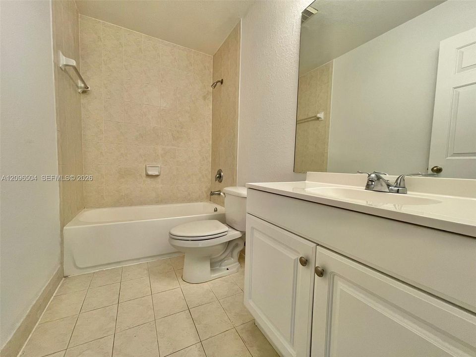 For Rent: $2,000 (3 beds, 3 baths, 1423 Square Feet)