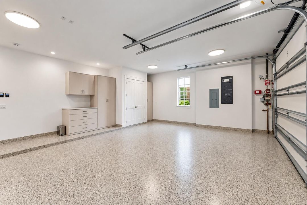 2 Car Garage