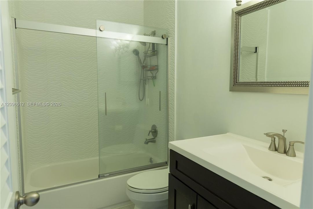 For Rent: $1,800 (1 beds, 1 baths, 1482 Square Feet)