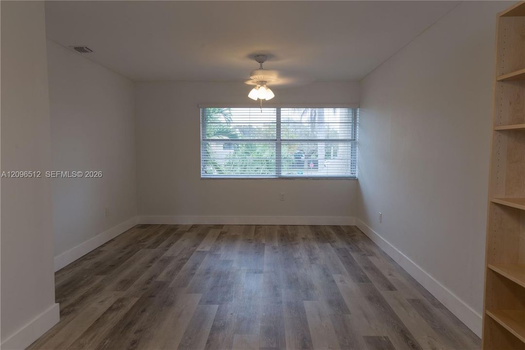 For Rent: $1,800 (1 beds, 1 baths, 1482 Square Feet)