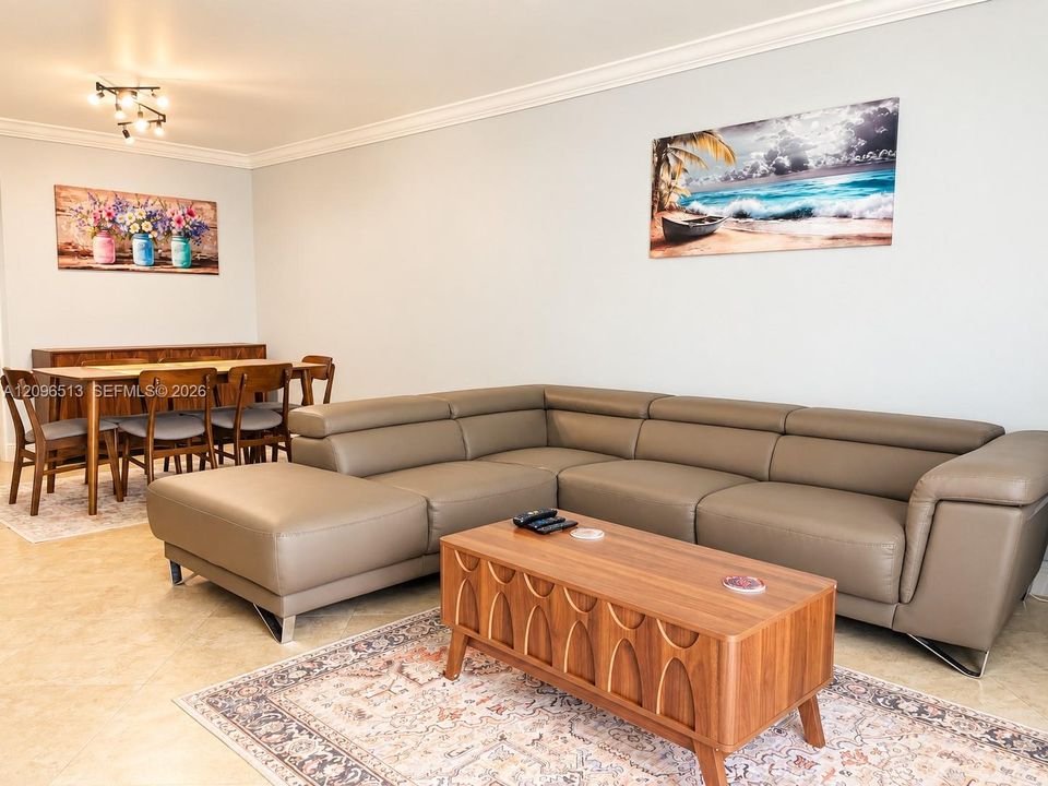 В аренду: $4,300 (2 спален, 2 ванн, 1121 Квадратных фут)
