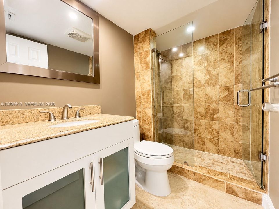 В аренду: $4,300 (2 спален, 2 ванн, 1121 Квадратных фут)