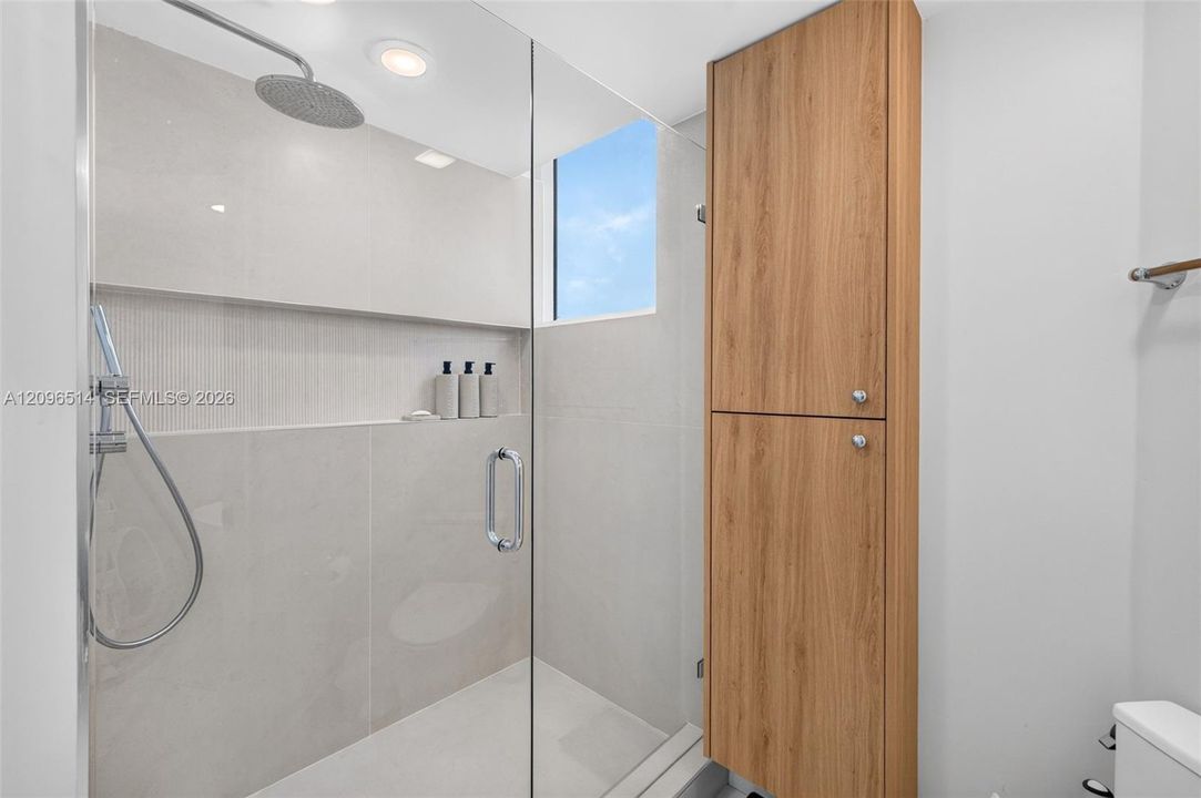 На продажу: $1,199,000 (3 спален, 2 ванн, 1870 Квадратных фут)
