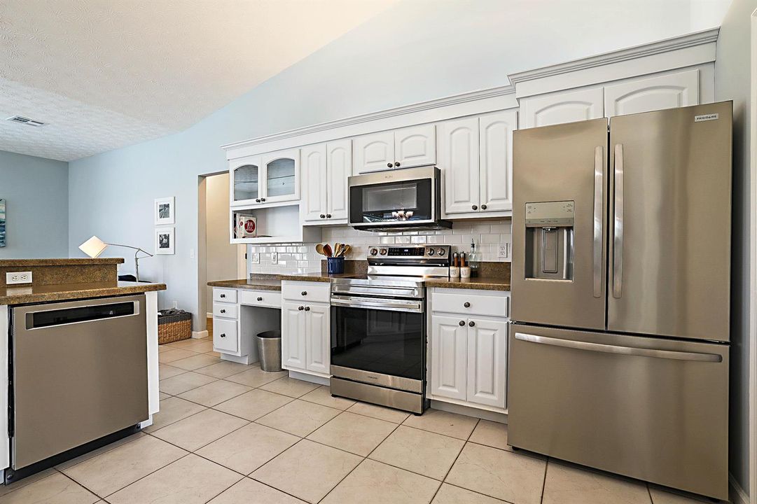 3210 SE Otis Lane -19