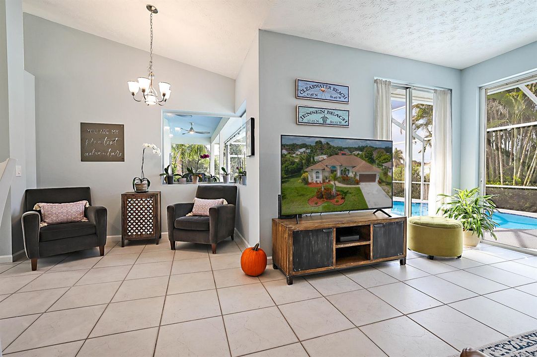 3210 SE Otis Lane -14
