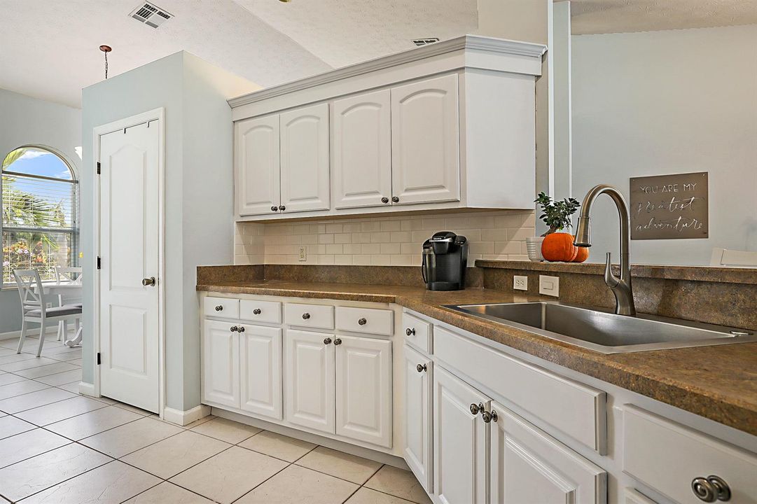 3210 SE Otis Lane -20