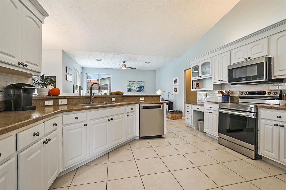 3210 SE Otis Lane -18