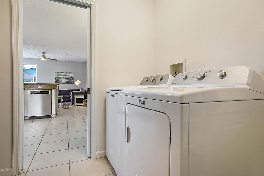 3210 SE Otis Lane -35