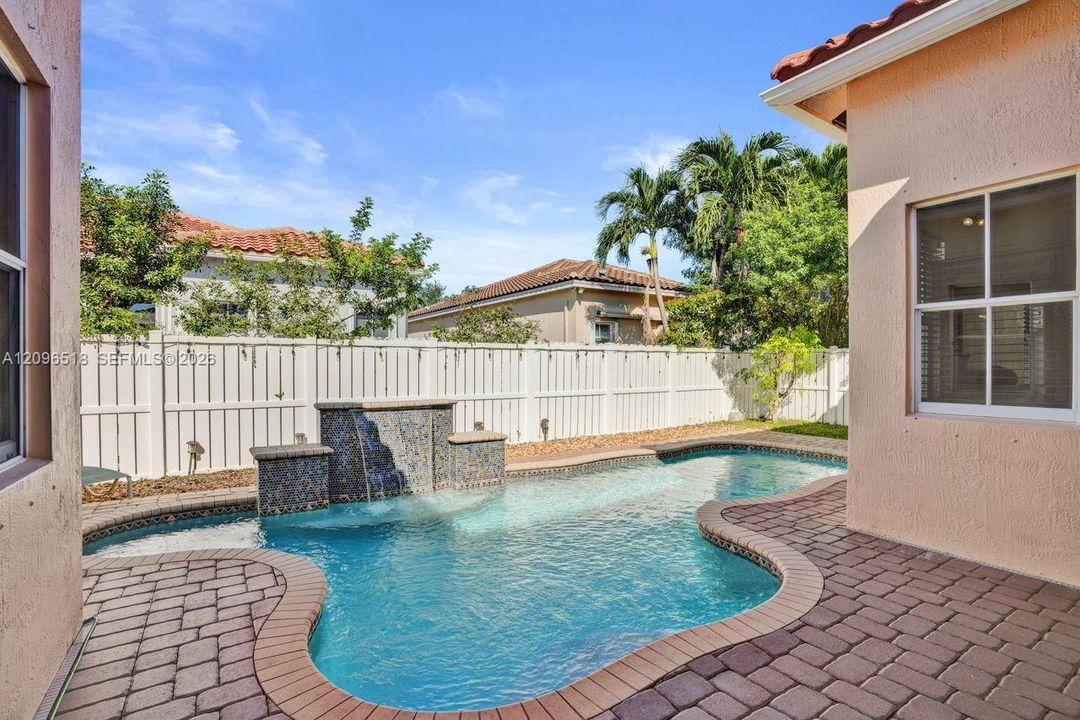 For Sale: $875,000 (4 beds, 2 baths, 2481 Square Feet)