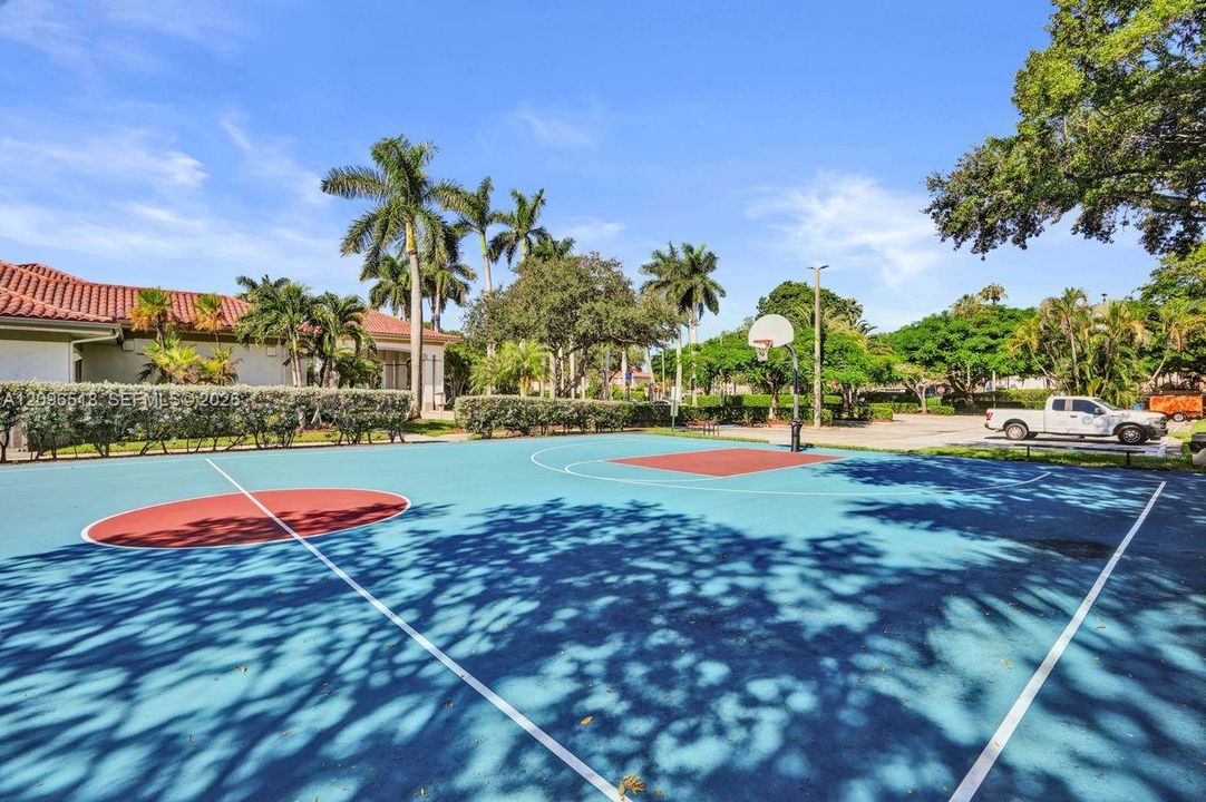 For Sale: $875,000 (4 beds, 2 baths, 2481 Square Feet)