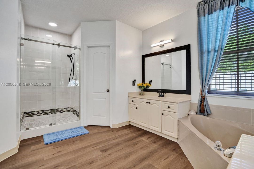 For Sale: $875,000 (4 beds, 2 baths, 2481 Square Feet)