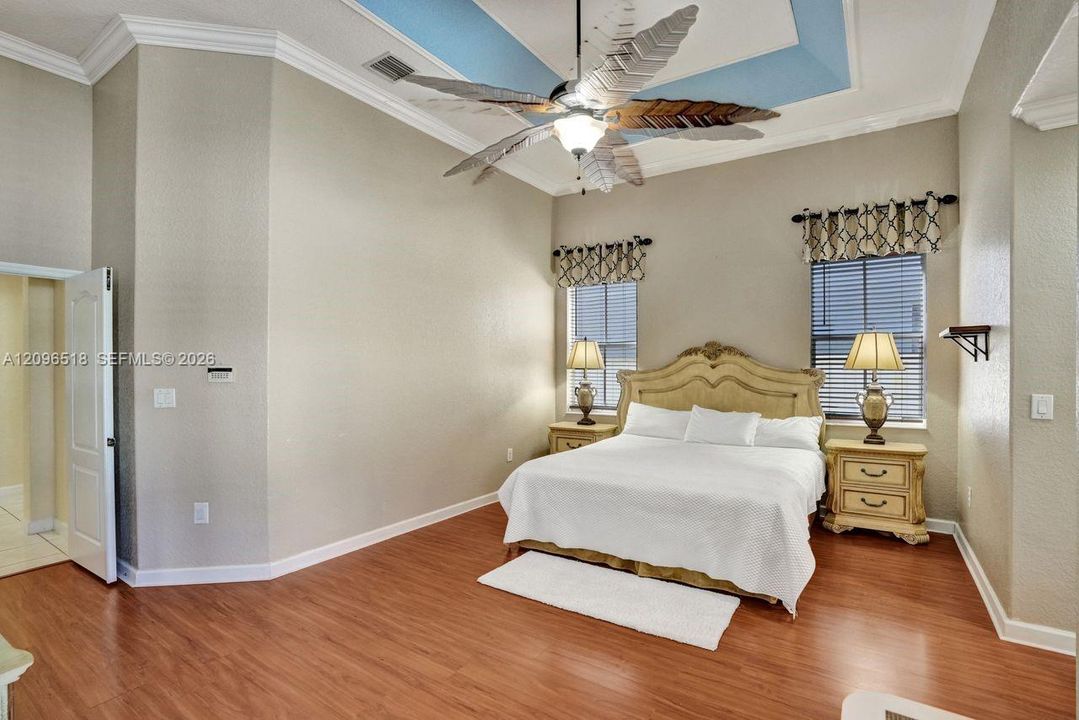 For Sale: $875,000 (4 beds, 2 baths, 2481 Square Feet)