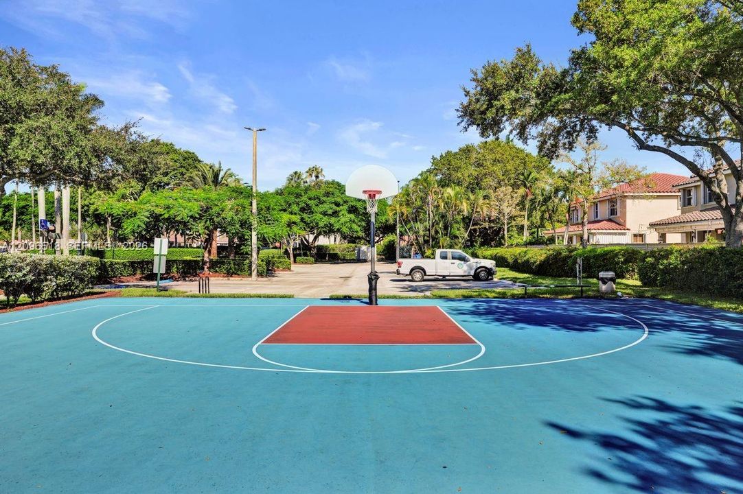 For Sale: $875,000 (4 beds, 2 baths, 2481 Square Feet)
