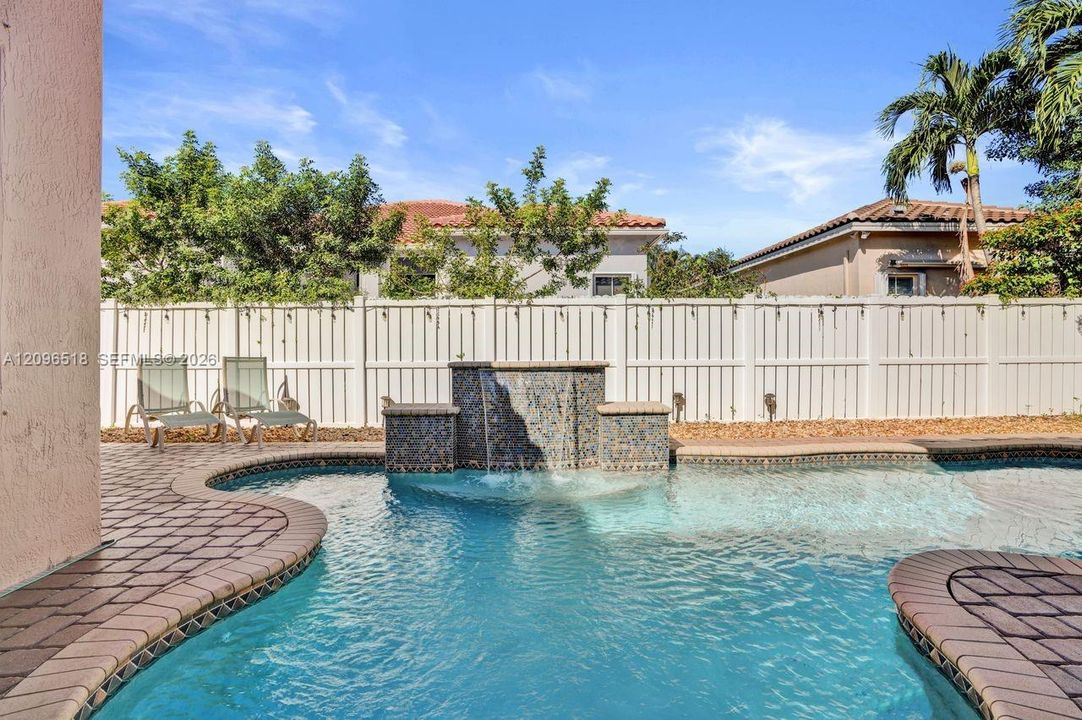 For Sale: $875,000 (4 beds, 2 baths, 2481 Square Feet)