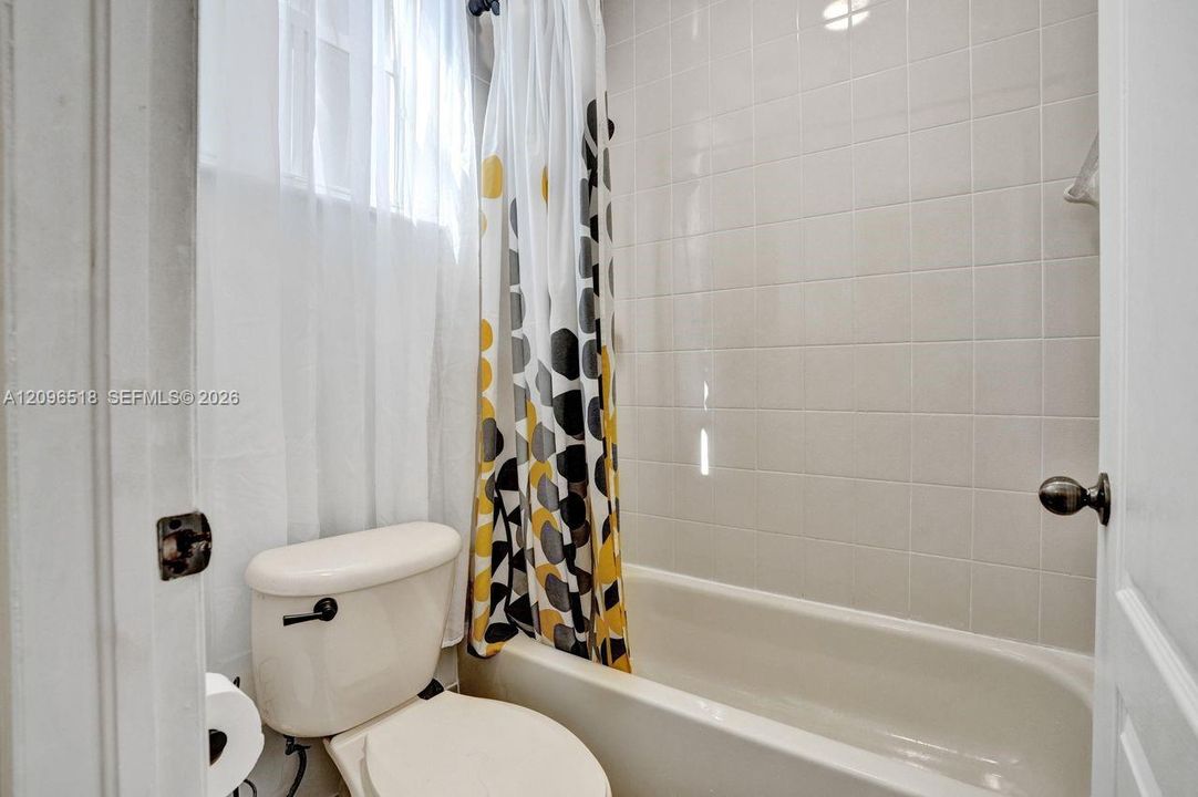 For Sale: $875,000 (4 beds, 2 baths, 2481 Square Feet)