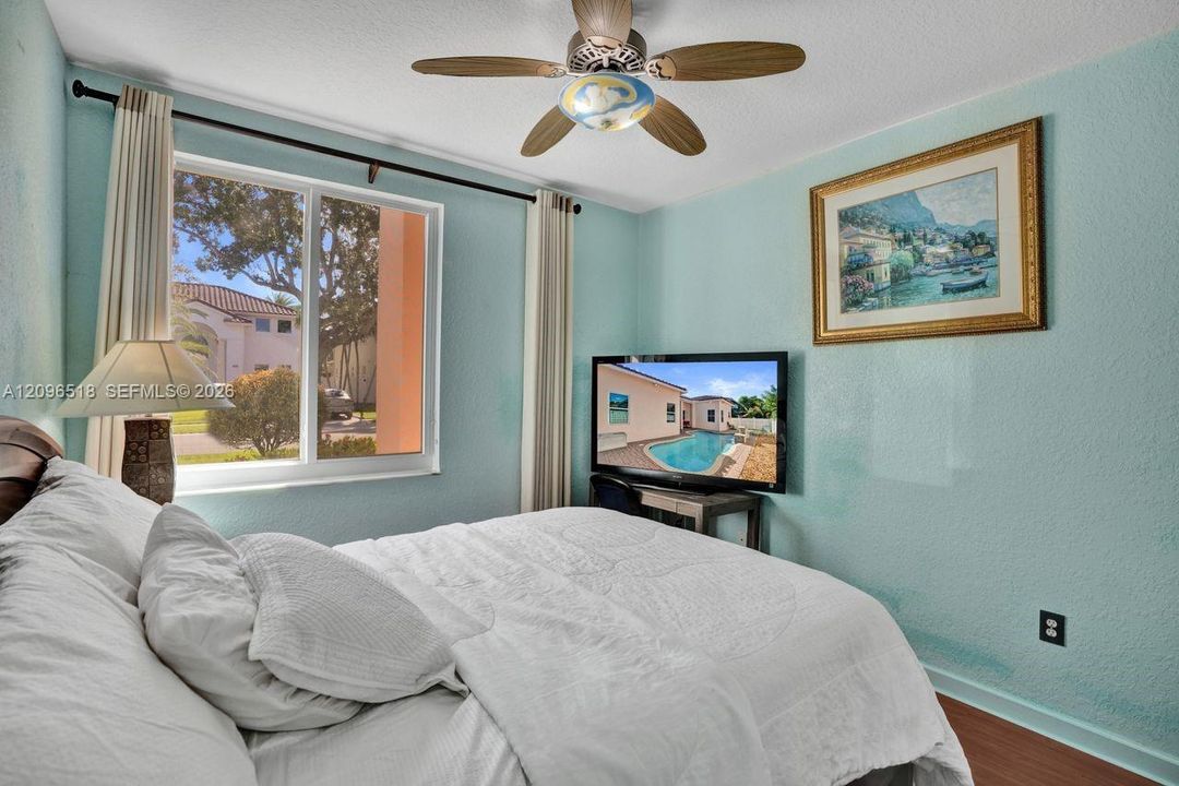 For Sale: $875,000 (4 beds, 2 baths, 2481 Square Feet)