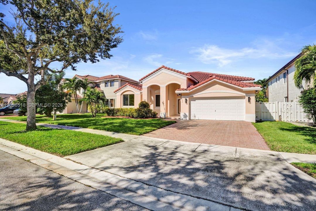 For Sale: $875,000 (4 beds, 2 baths, 2481 Square Feet)