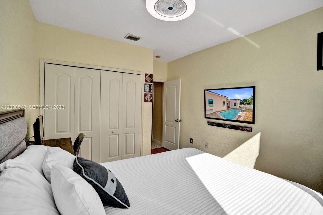 For Sale: $875,000 (4 beds, 2 baths, 2481 Square Feet)