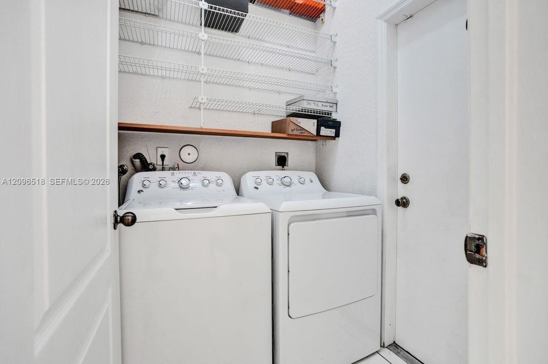 For Sale: $875,000 (4 beds, 2 baths, 2481 Square Feet)