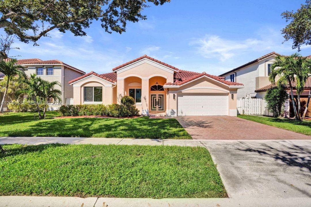 For Sale: $875,000 (4 beds, 2 baths, 2481 Square Feet)
