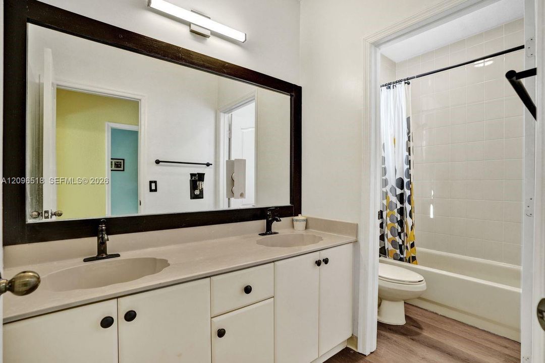 For Sale: $875,000 (4 beds, 2 baths, 2481 Square Feet)