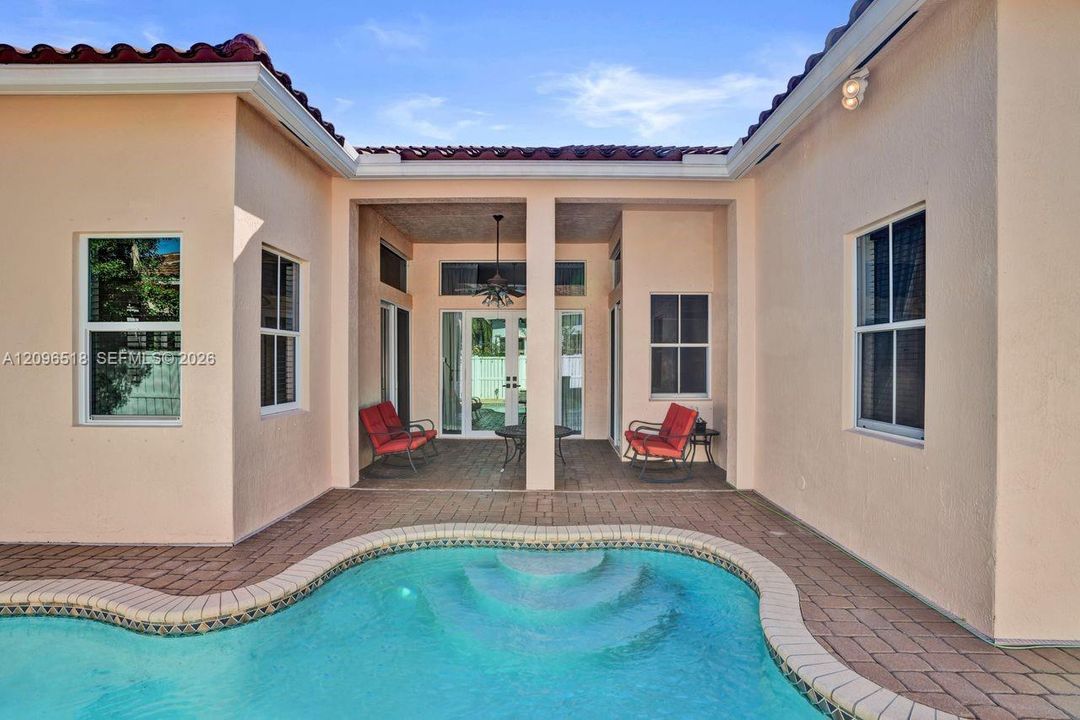 For Sale: $875,000 (4 beds, 2 baths, 2481 Square Feet)
