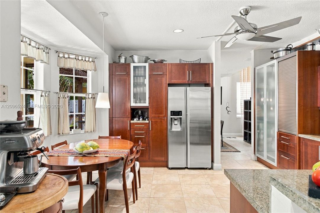 For Sale: $995,000 (4 beds, 2 baths, 2672 Square Feet)