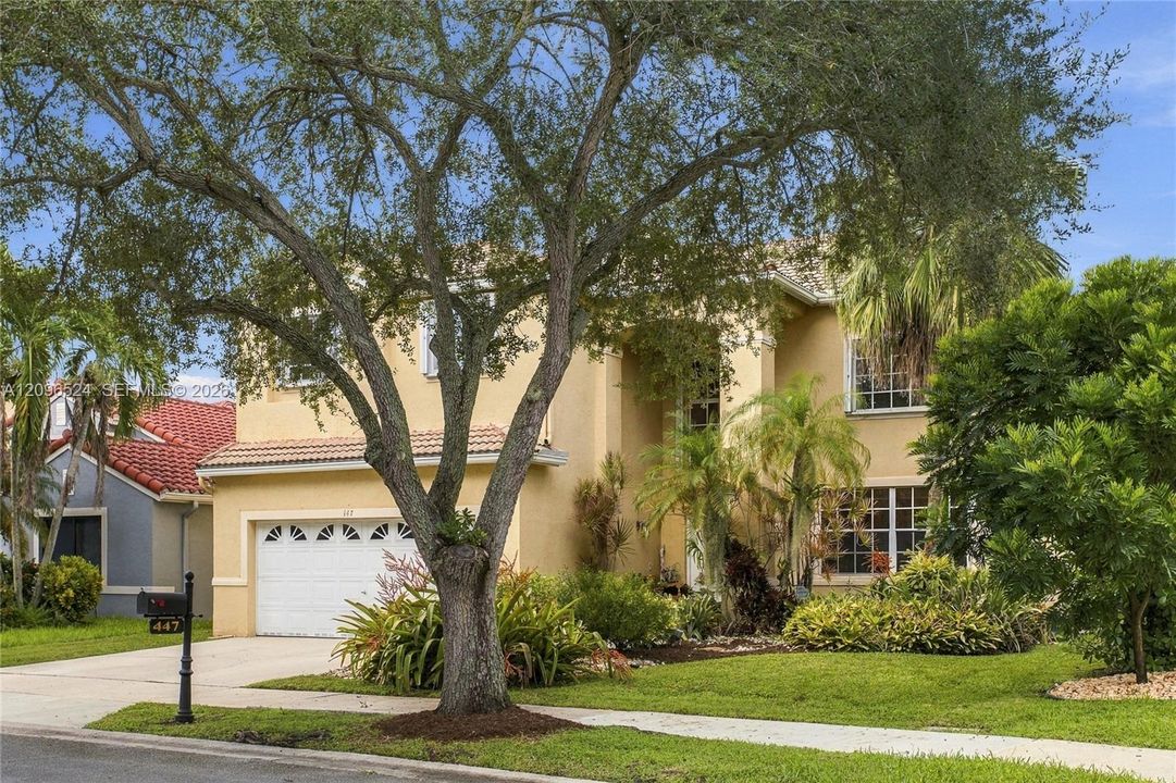 For Sale: $995,000 (4 beds, 2 baths, 2672 Square Feet)