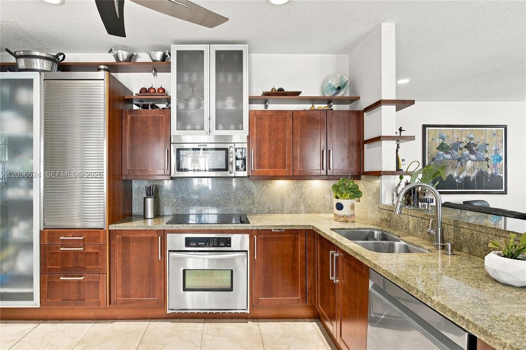 For Sale: $995,000 (4 beds, 2 baths, 2672 Square Feet)