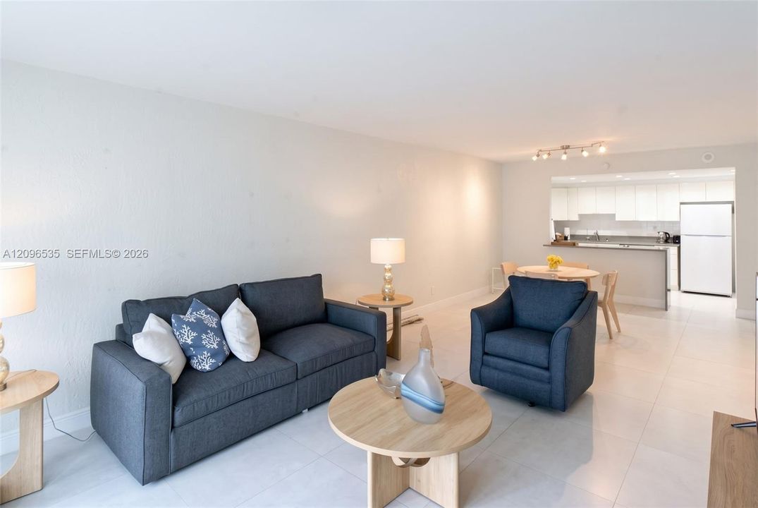 For Rent: $2,600 (1 beds, 1 baths, 1000 Square Feet)