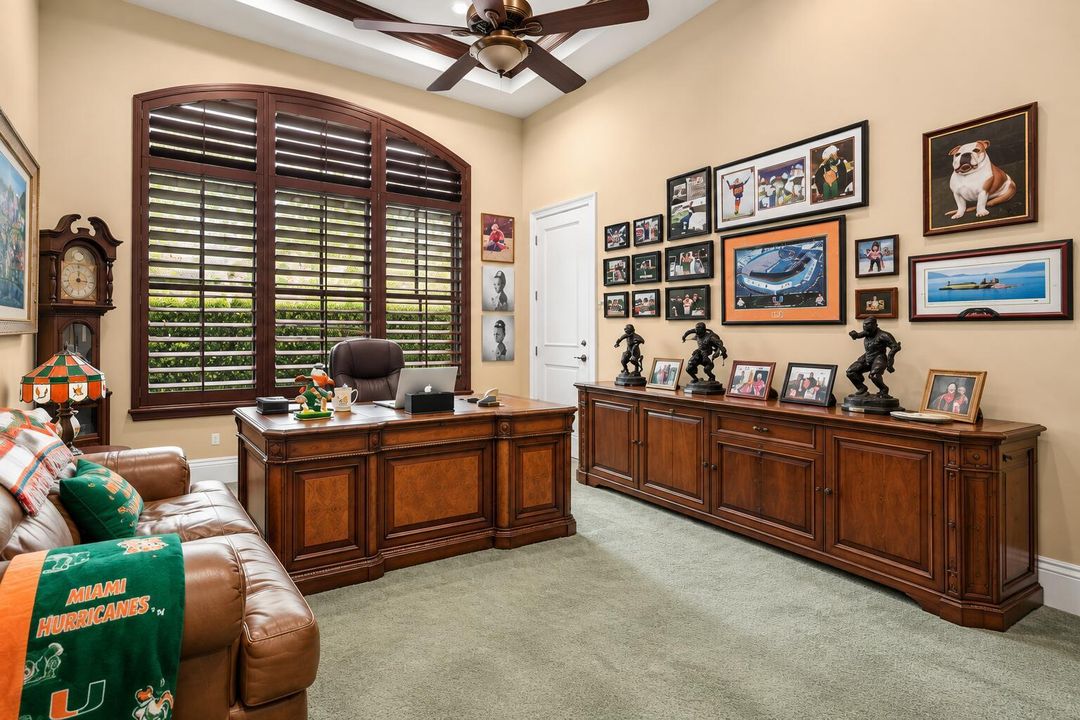 9607 - Office 1