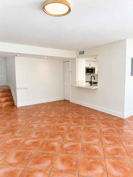 For Rent: $3,100 (2 beds, 2 baths, 1025 Square Feet)