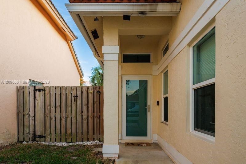 На продажу: $599,000 (3 спален, 2 ванн, 1824 Квадратных фут)