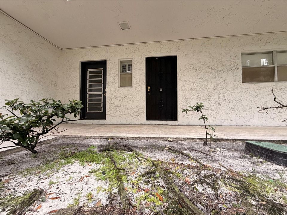 For Rent: $2,000 (2 beds, 2 baths, 1200 Square Feet)