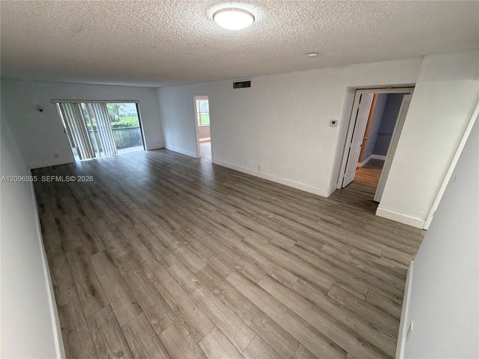 For Rent: $2,000 (2 beds, 2 baths, 1200 Square Feet)