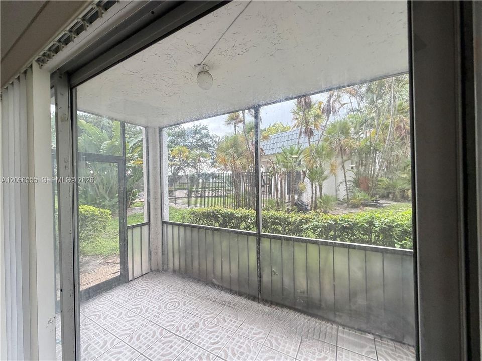 For Rent: $2,000 (2 beds, 2 baths, 1200 Square Feet)