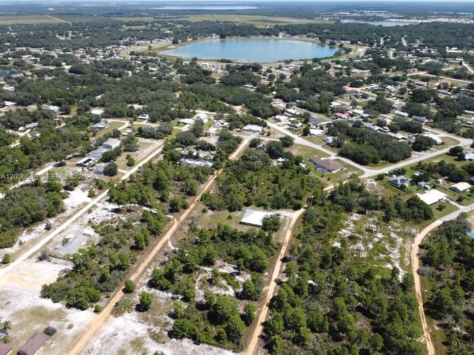 На продажу: $19,900 (0.28 acres)