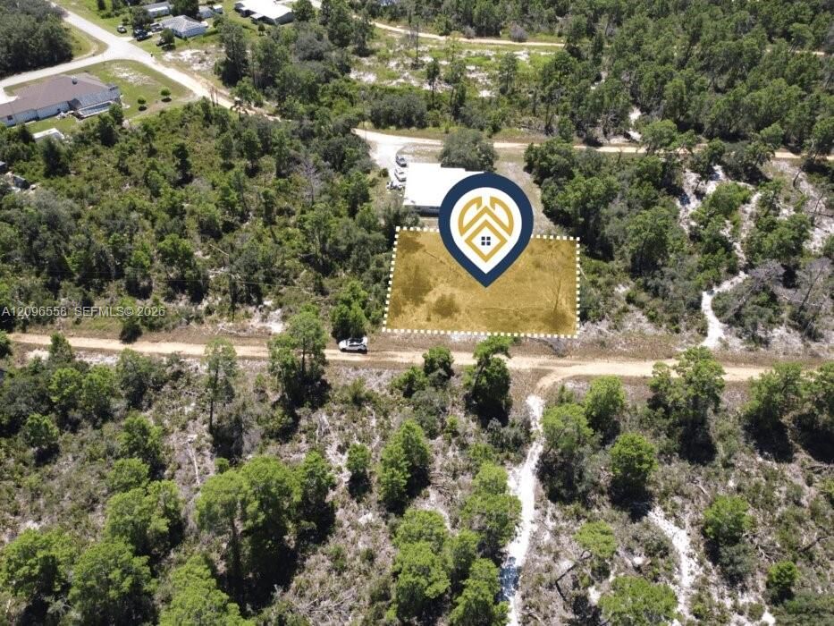 На продажу: $19,900 (0.28 acres)