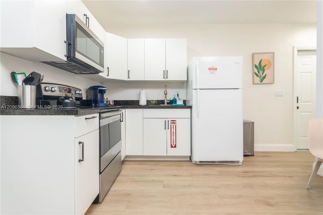 В аренду: $2,400 (1 спален, 1 ванн, 592 Квадратных фут)
