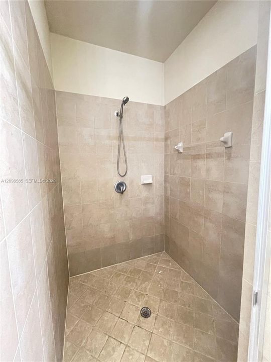 В аренду: $4,000 (4 спален, 3 ванн, 3080 Квадратных фут)