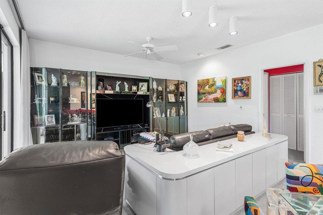 019-56WoodsLane-BoyntonBeach-FL-33436-SM