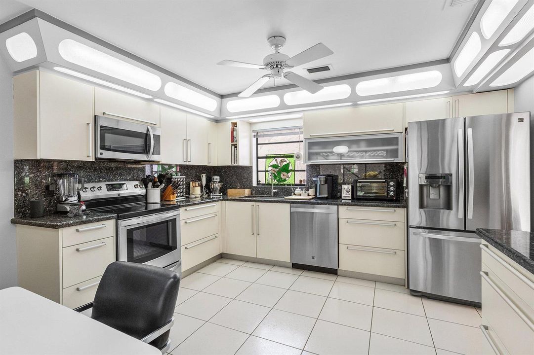 013-56WoodsLane-BoyntonBeach-FL-33436-SM