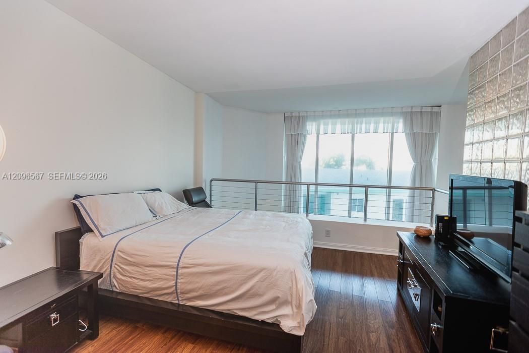 For Sale: $694,000 (2 beds, 2 baths, 1346 Square Feet)