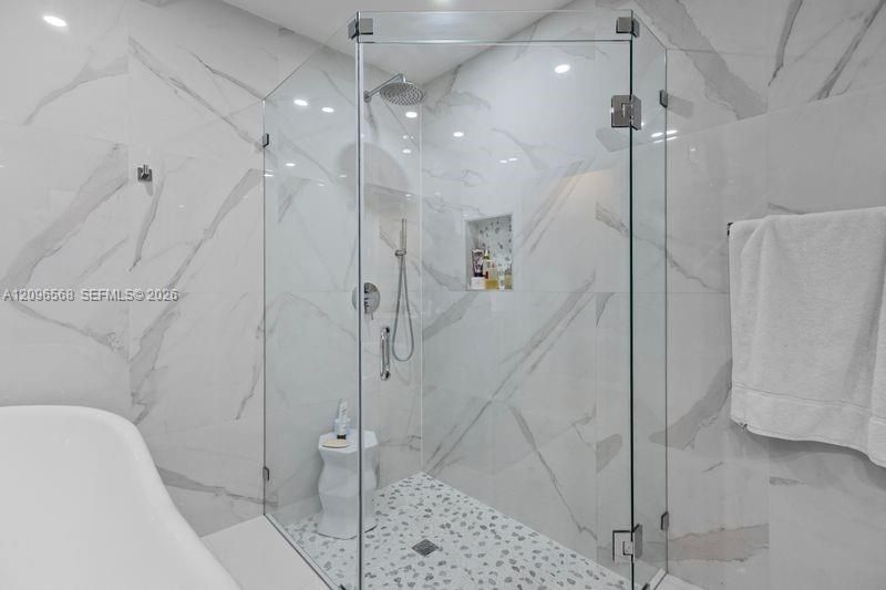For Rent: $4,000 (3 beds, 2 baths, 1824 Square Feet)
