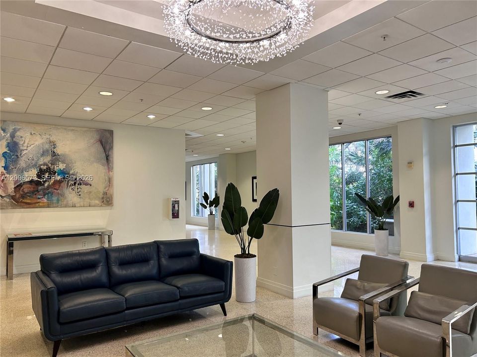 For Sale: $399,000 (1 beds, 1 baths, 880 Square Feet)