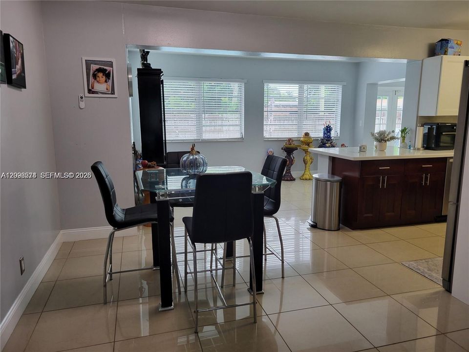 For Sale: $540,000 (3 beds, 2 baths, 1426 Square Feet)